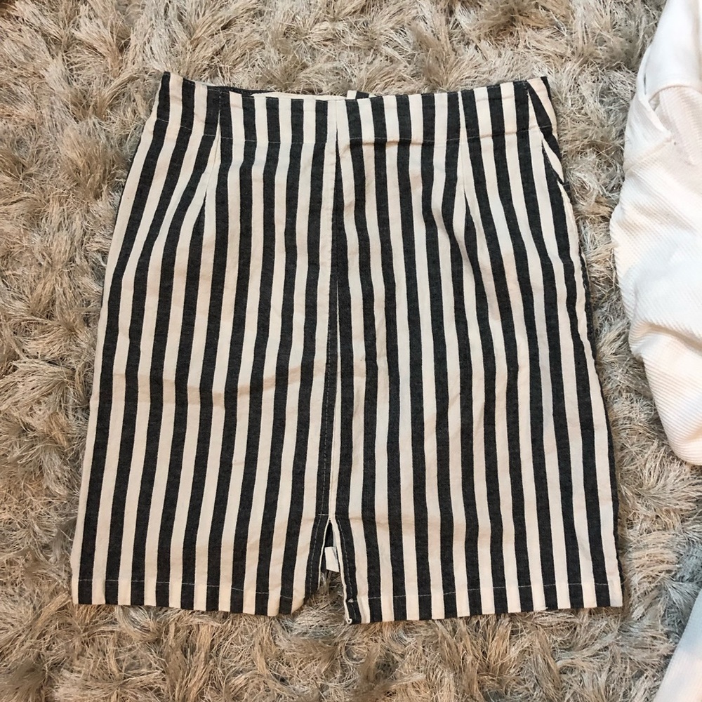 Brandy Melville Clothes - Picture 5 of 8